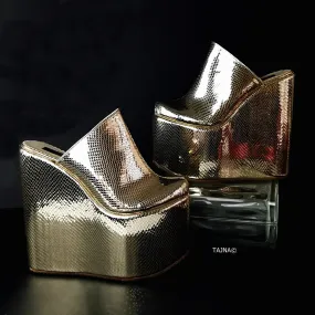 Gold Shiny Sabo Wedge Mules